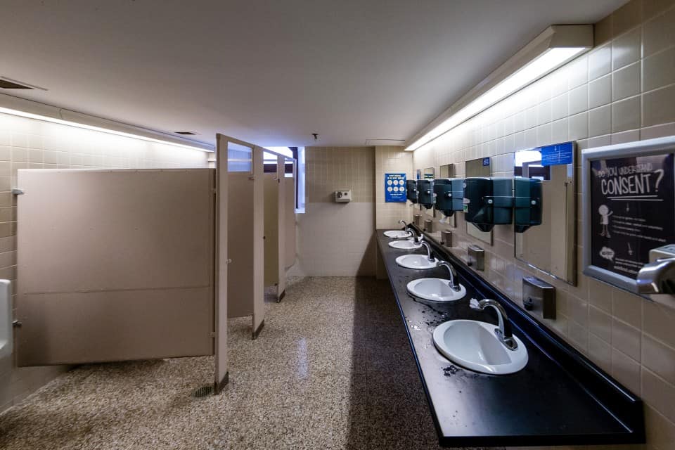 Restaurant washroom