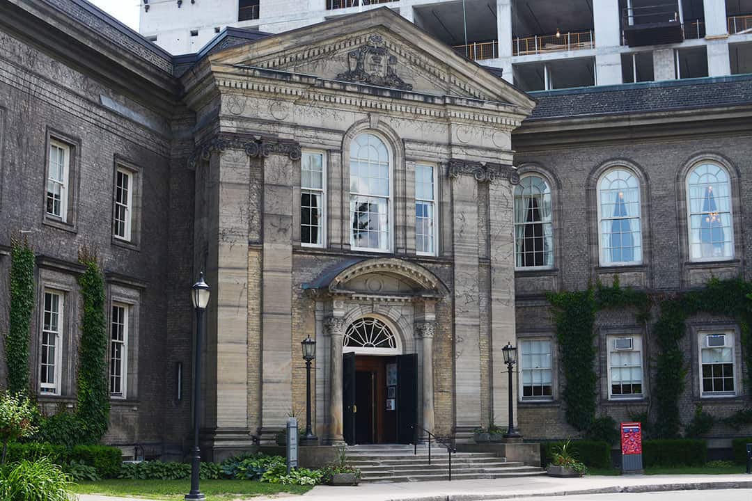 Simcoe Hall, home of U of T's Governing Council. STEVEN LEE/THE VARSITY
