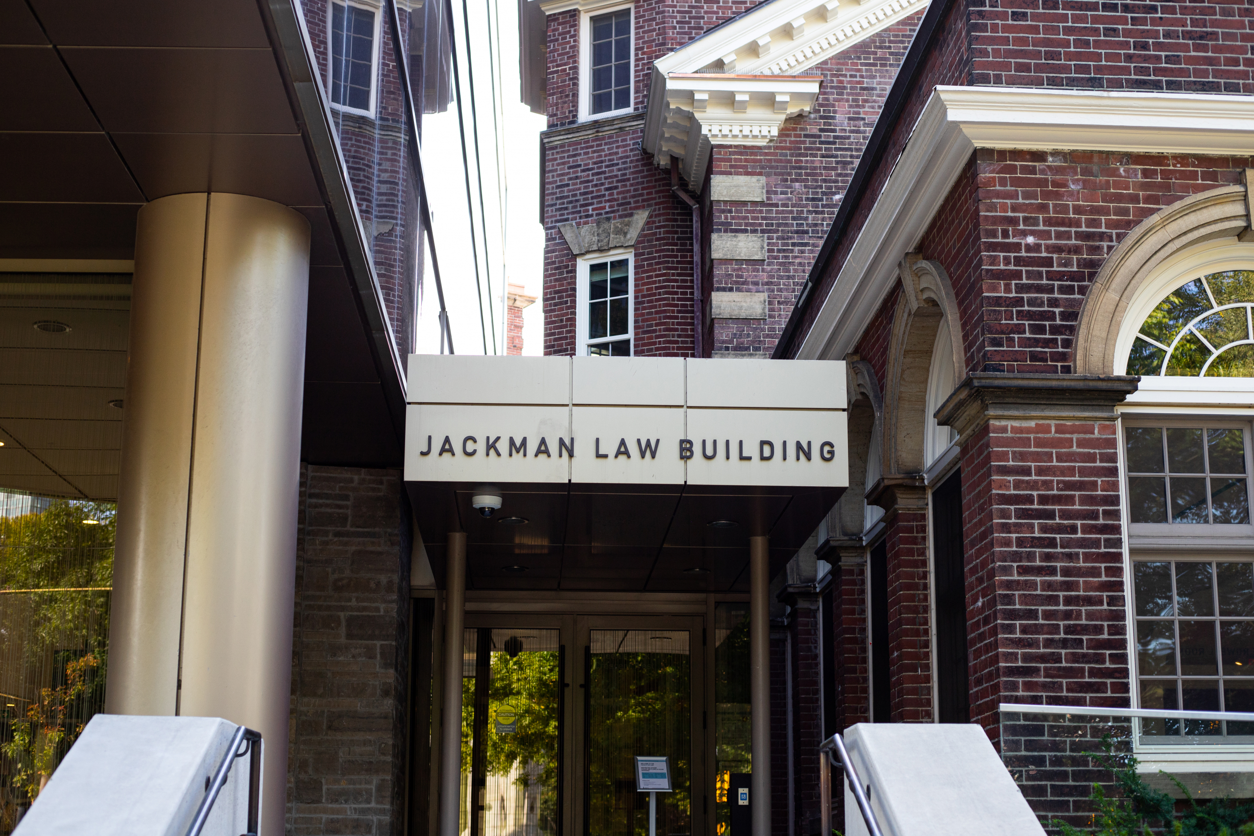 The Jackman Law Building houses U of T’s Faculty of Law. MICHAEL PHOON/THE VARSITY